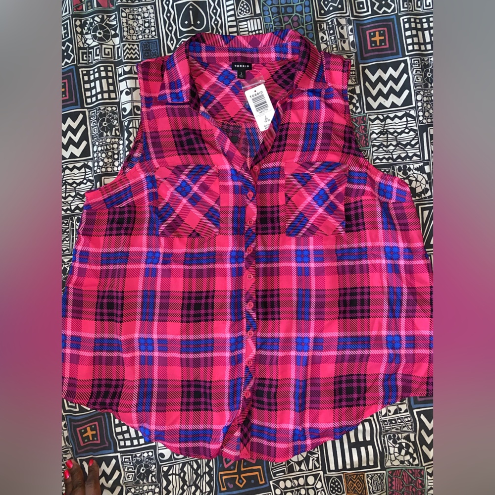 15% OFF (2 items) FREE Shipping (3+ items)